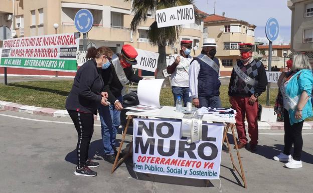 No nos confundamos, la cuestión no es muro o barricada. La solución es soterramiento ya