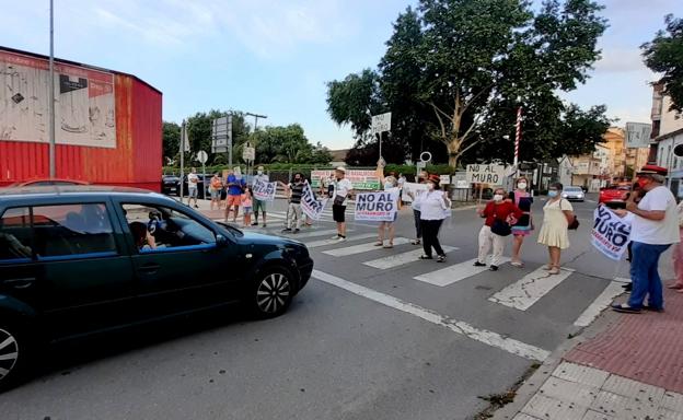No al Muro vuelve a cortar el tráfico