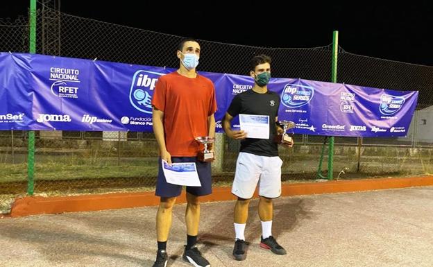 Santiago Plaza, 92 de España, gana el V Torneo Nacional de Tenis IBP 'Villa de Navalmoral'
