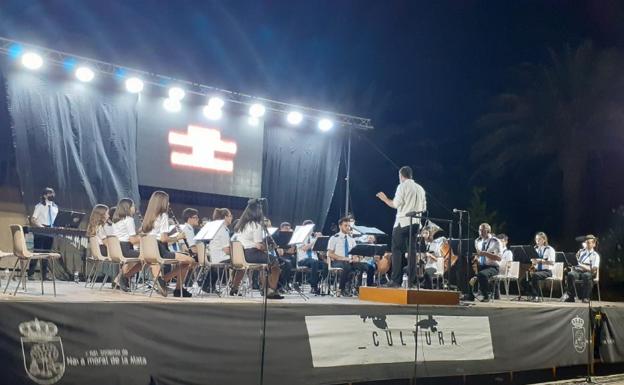 Las bandas de Arroyo de la Luz y Navalmoral protagonizan el XIV Encuentro de Bandas de Música