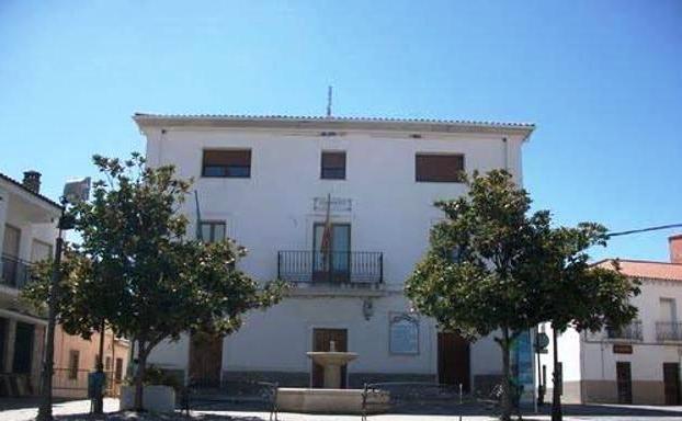 El PP permitirá gobernar al PSOE en Talayuela tras la ruptura de los socialistas con 'Contigo'