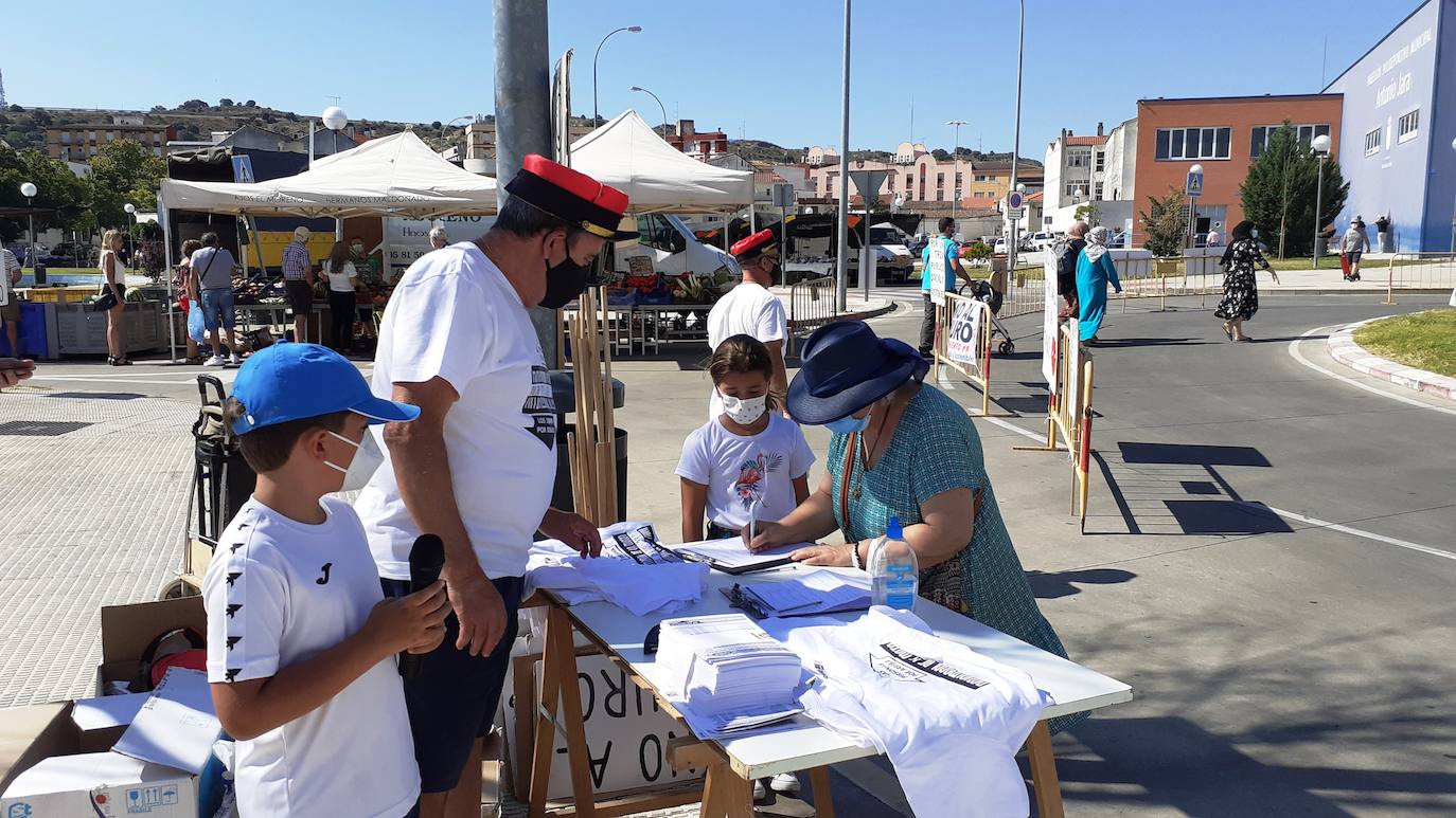 Vuelve la recogida de firmas al mercadillo 