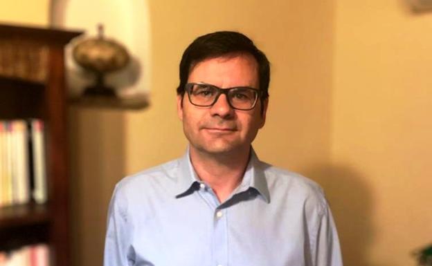 El abogado local Óscar Jiménez publica tres libros sobre derecho