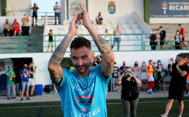 Emotivo homenaje del Moralo a Yoni