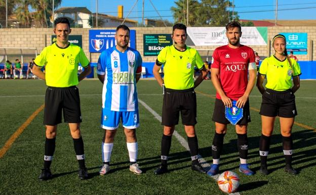 Mercedes Parra debuta en Tercera División RFEF como árbitra asistente