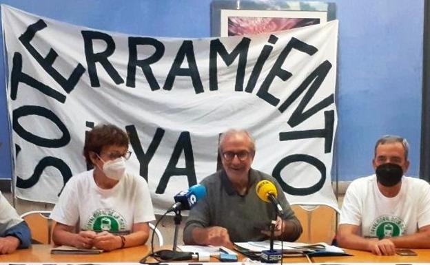 No al Muro insiste en que el tren en superficie hará una ciudad «menos cómoda, fluida y segura»