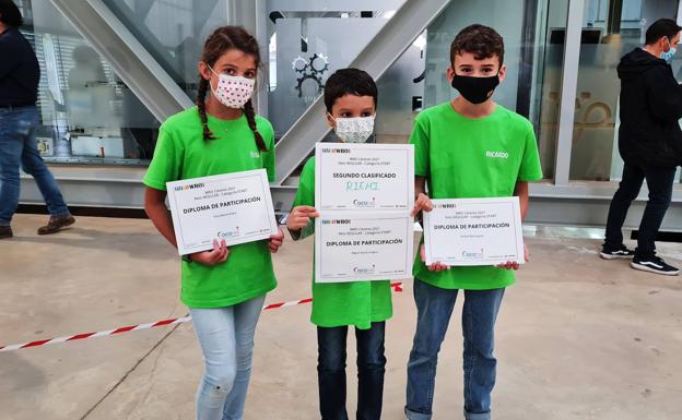 Un equipo de ArcaDroidEx, segundo en la fase zonal de World Robot Olympiad