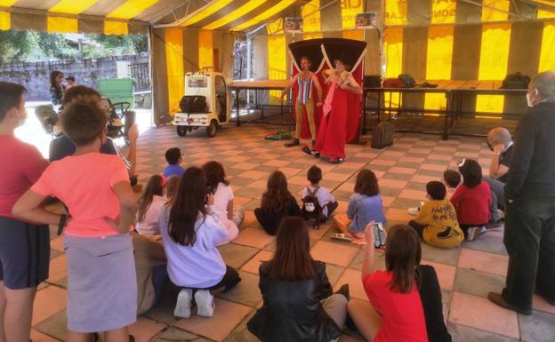 Circo y teatro de calle para reforzar la identidad comarcal