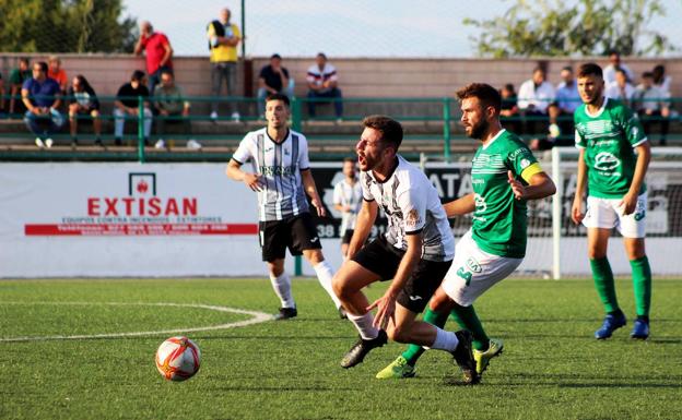 El Moralo se desatasca al final ante el Plasencia en un derbi deslucido, 2-0