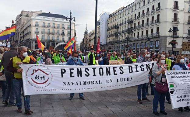 Miles de pensionistas se manifiestan en Madrid por unas pensiones justas