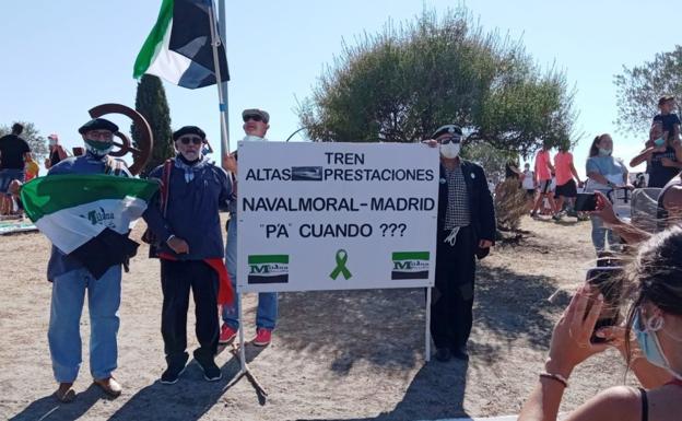Milana Bonita critica que las inversiones en ferrocarril en la región «se desploman»