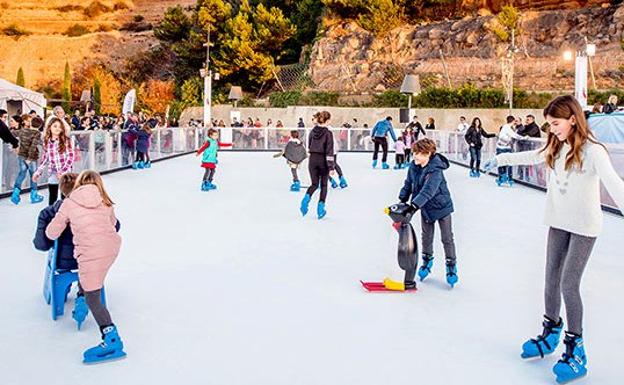 Navalmoral tendrá esta Navidad una pista de hielo sintético en Las Minas
