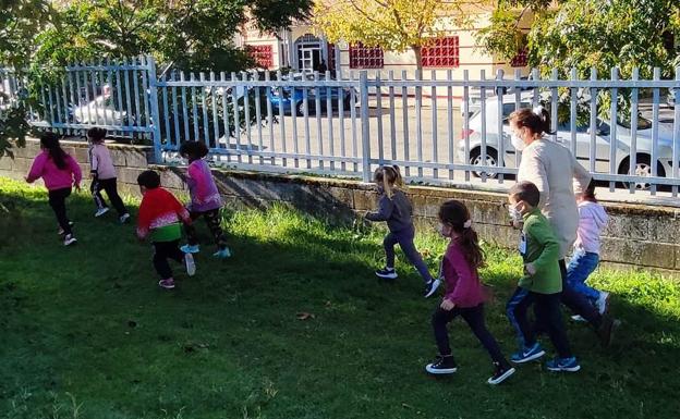 Docentes y escolares del colegio Almanzor corren por La Palma