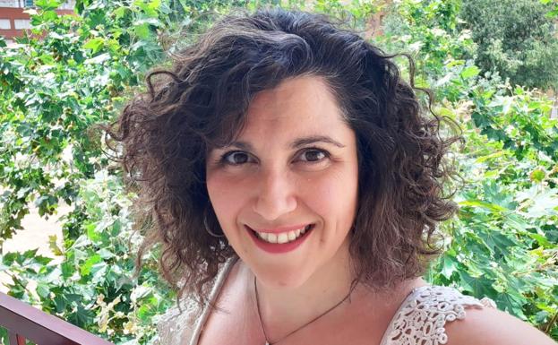 Diana Cabello presenta su primer libro, 'La voz de la mujer medieval en el refranero castellano'