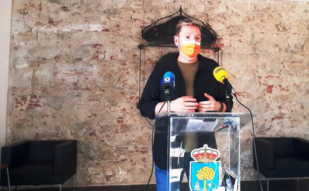«El futuro no es el soterramiento, sino expacionavalmoral y ahí hay que volcar los esfuerzos para que empiecen a llegar empresas», dice Máximo Villar