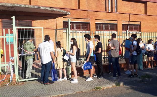 La Junta de Gobierno Local aprueba sacar a licitación la reforma del pabellón de Navarrosa