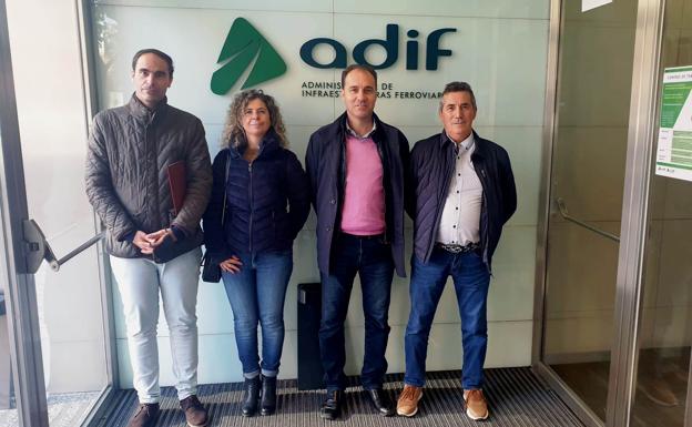 ADIF se compromete a que la estación de Casatejada siga siendo apeadero y con la frecuencia de servicios actual