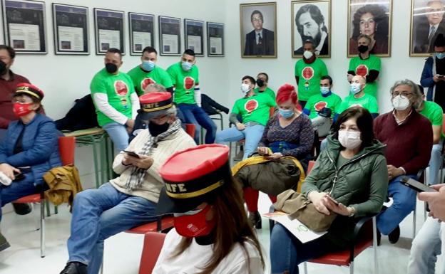 La presencia de la Guardia Civil en el pleno desata la polémica