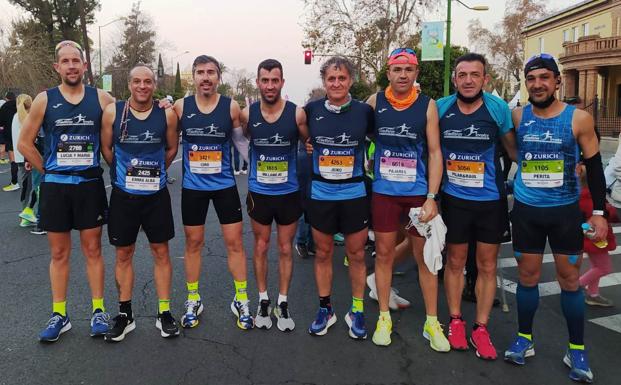 Doce corredores de Fondistas Moralos completan el 37º Maratón de Sevilla