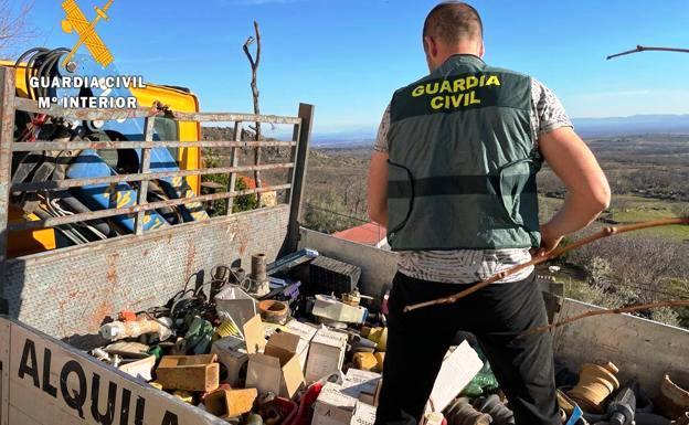 Tres detenidos en la provincia por robar 1.200 kilos de tornillos, 200 aspersores y materiales de perforación