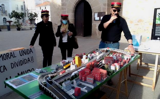 Elaboran una maqueta para que se vea cómo afectará el trazado del tren en superficie al casco urbano