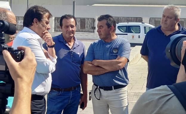 Fernández Vara pide que nadie actúe por su cuenta en los incendios