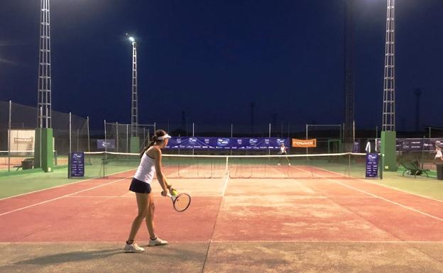 María Paredes y Marina Benito, finalistas del VI Torneo Nacional de Tenis IBP 'Villa de Navalmoral'