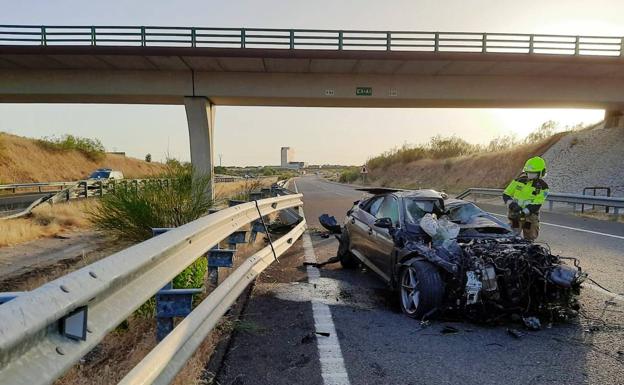 A disposición judicial el joven que cayó con su vehículo a la EX-A1 y mató al conductor de un turismo