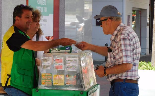 Rafael Macías Rolo: 35 años buscando la suerte con los cupones