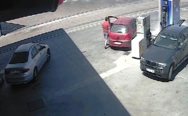 La Guardia Civil detiene a un hombre por conducir sin permiso y le investiga por marcharse de cuatro gasolineras si pagar