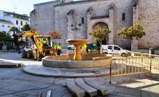 La fuente de la plaza de España empieza a desmantelarse