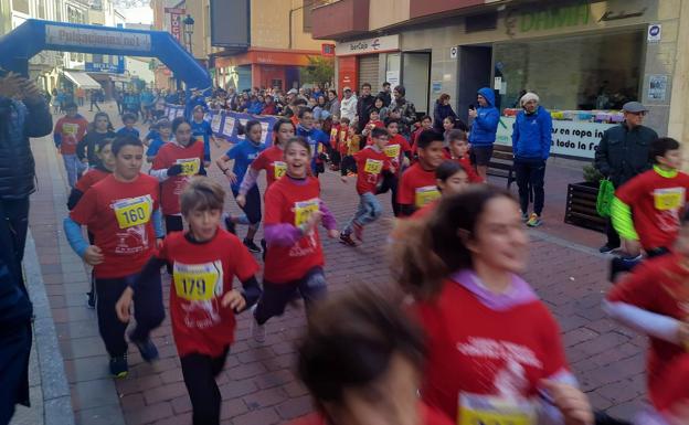 La Carrera Popular contra la Droga llena de ambiente la zona peatonal