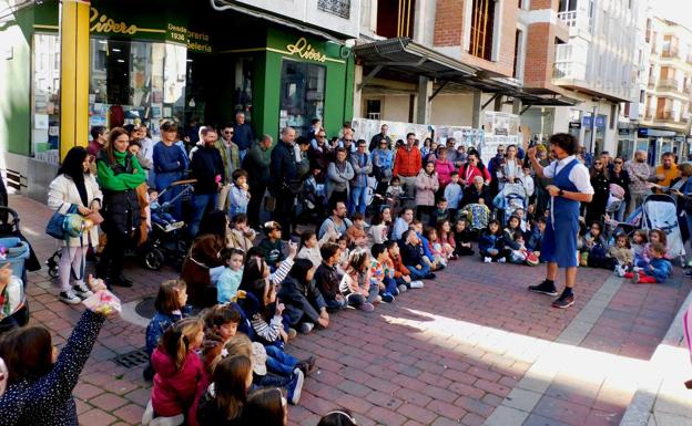 Los Hermanos Saquetti y Anís Guateque protagonizarán el sábado la última Calle Teatronal del año