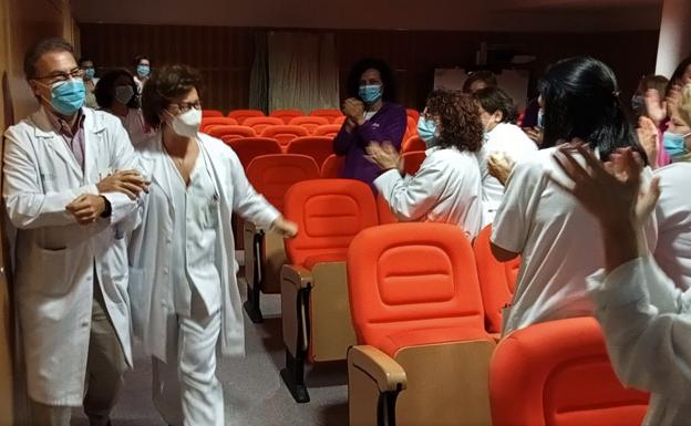 El hospital Campo Arañuelo homenajea a Puri por su jubilación
