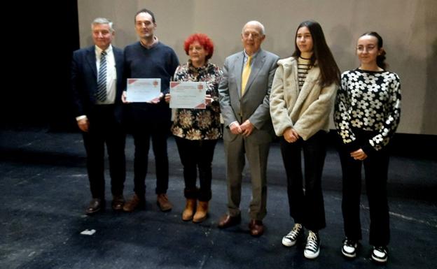 Gloria Castillo y Carmen Salazar ganan los certámenes de relatos navideños de la Fundación Concha
