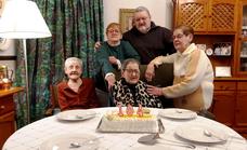 Ángela Gómez cumple 104 años a la espera de resolver su expediente de la Ley de Dependencia