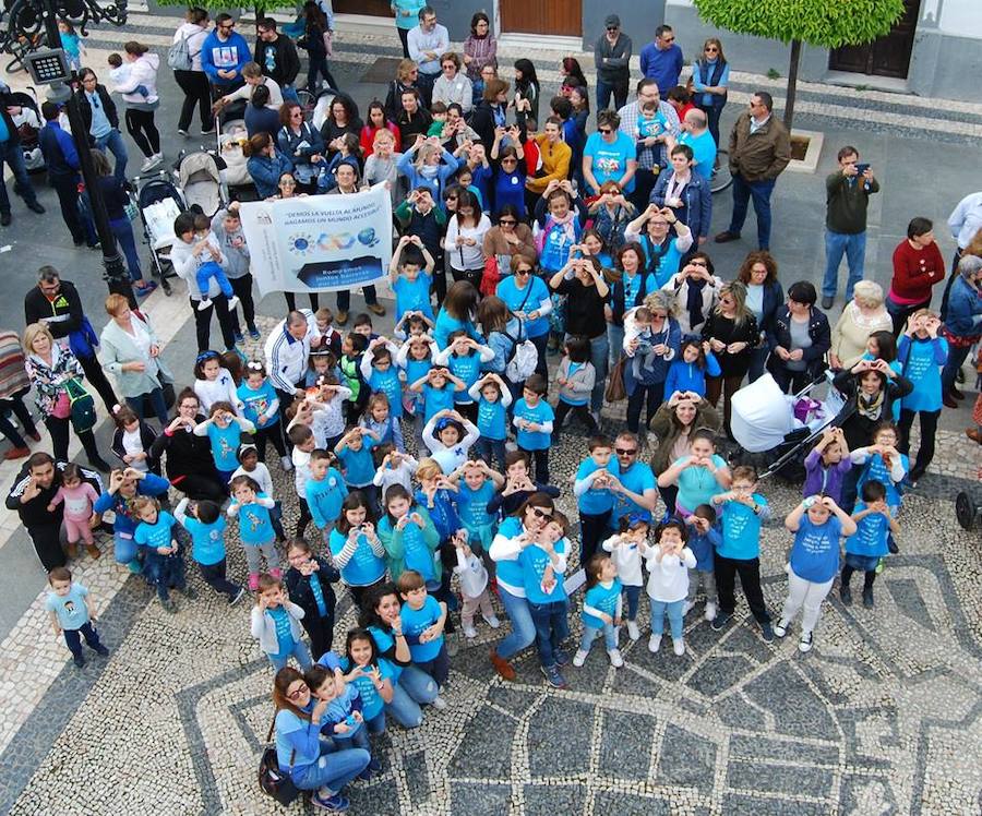 Olivenza se tiñe de azul el Día Mundial de Concienciación del Autismo