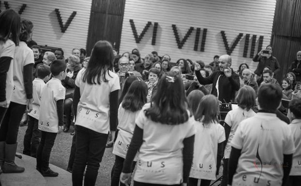 El coro Amadeus-IN este viernes en Olivenza un concierto gratuito con obras de tradición oral