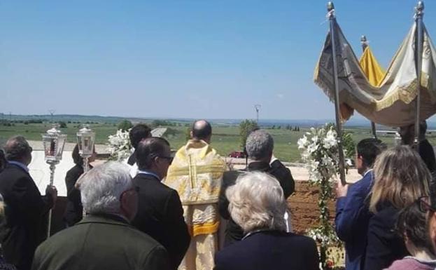 La Vigilia Pascual y la bendición de los campos ponen fin a la Semana Santa oliventina