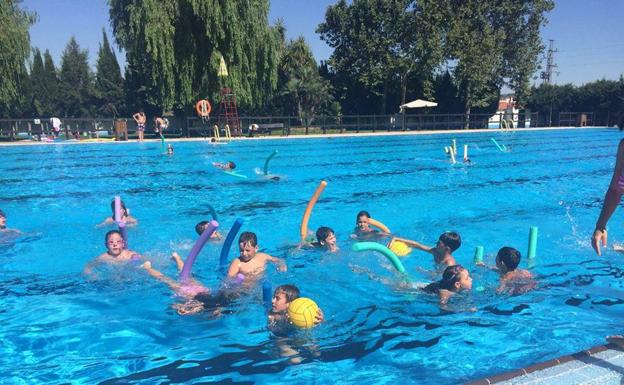 Ya pueden adquirirse en la GMD los bonos para la piscina estival
