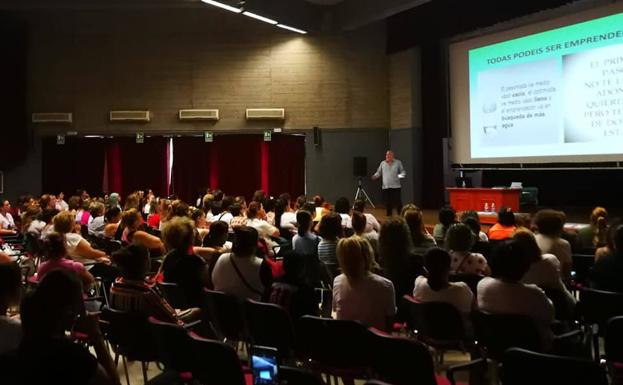 El Programa Samara Rural motiva a 600 mujeres en paro