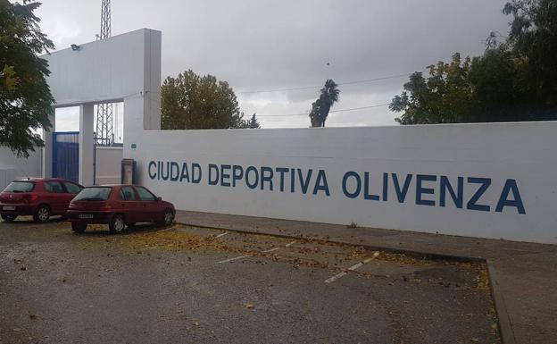 El PP e IU se oponen a dar el nombre de 'Alcalde Ramón Rocha Maqueda' a la ciudad deportiva de Olivenza