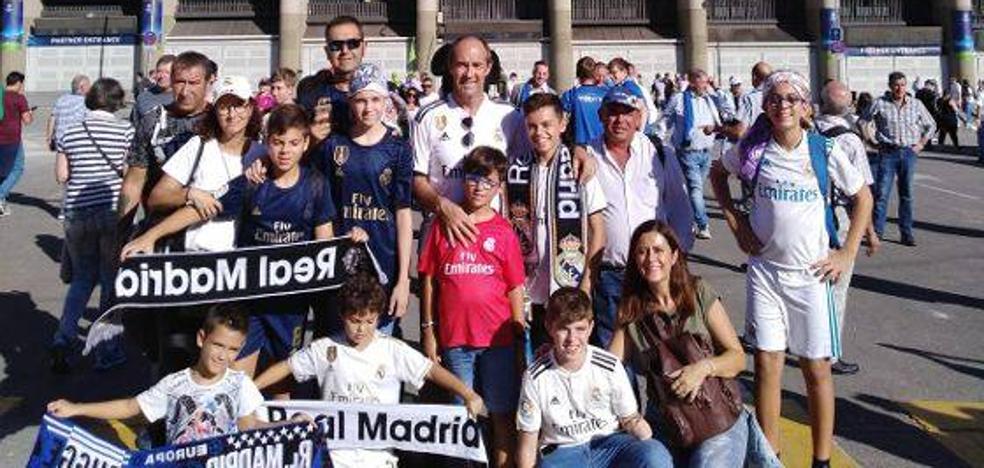 Medio centenar de oliventinos asisten en Madrid a un partido de Champions League