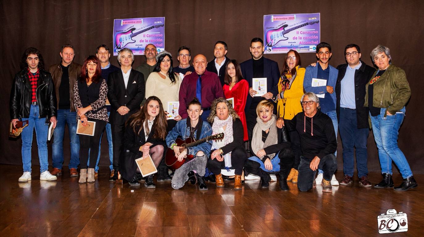 La oliventina Claudia Franco, ganadora del II Concurso de la Canción de la Asociación Cultural 'Amigos de Alconchel'
