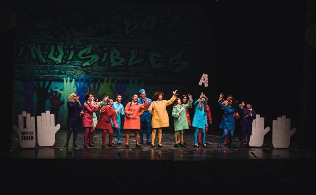 La murga juvenil 'Los Invisibles' de Olivenza, cuarto premio en el concurso pacense