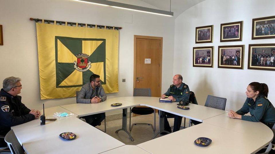 Policía Local y Guardia Civil coordinan con el Ayuntamiento medidas para el estado de alarma
