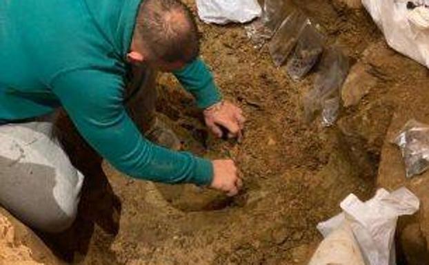 Encontrados restos humanos en las catas de un sondeo arqueológico en la Torre del Homenaje