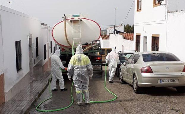 Las calles de Olivenza y pedanías volverán a desinfectarse este martes contra el COVID-19