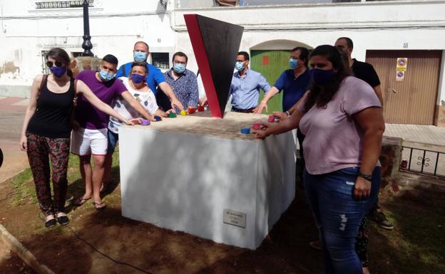 Olivenza, primer municipio de Extremadura en dedicar un monumento al activismo LGBT+