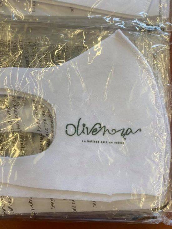 El Ayuntamiento de Olivenza reparte una nueva remesa de mascarillas entre escolares